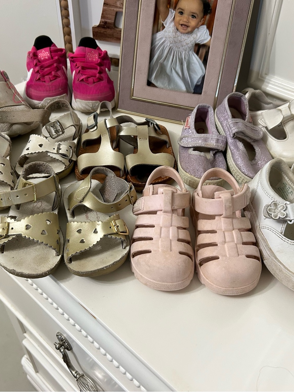 Kids Closed-Toe Pink Sandals with Secure Hook Strap